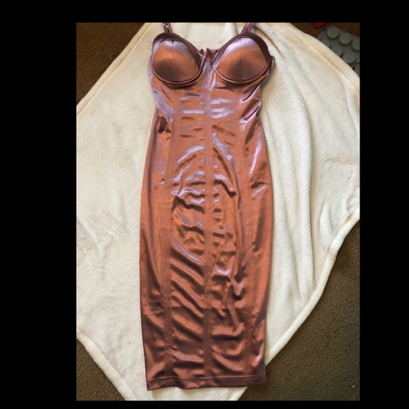 Fashion Nova satiny pink mauve bodycon dress - Picture 2 of 8